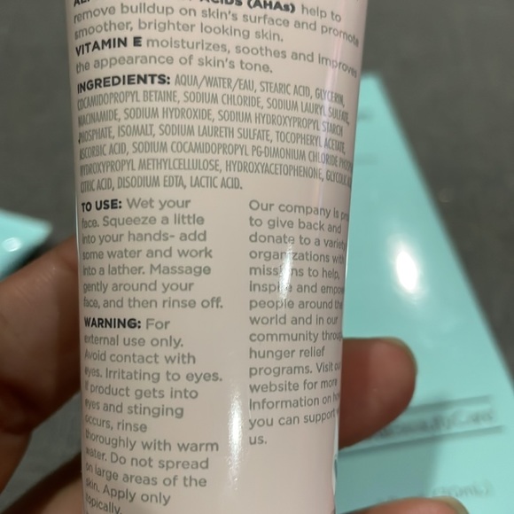 Global Beauty Care Smooth & Lift Collagen Cleanser & Serum Glowing Vit C cleanse - Picture 9 of 13